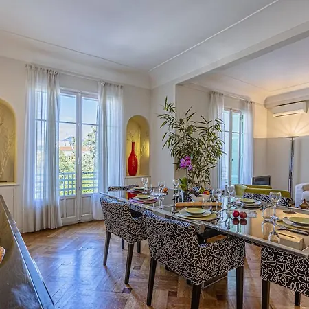 Victor Hugo - Beautiful - View Over Garden Apartment Nizza